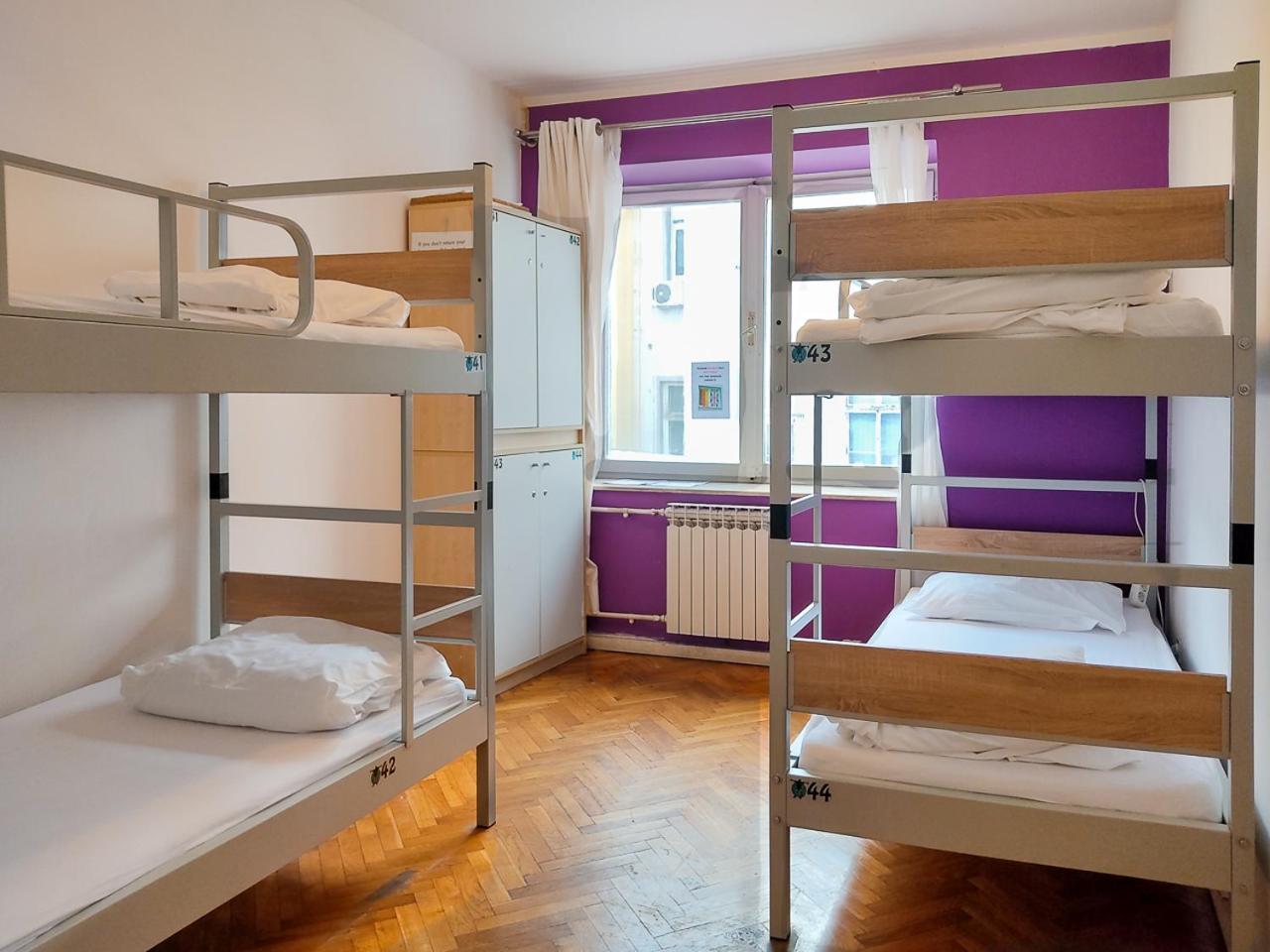 Whole Wide World Hostel ซาเกร็บ ภายนอก รูปภาพ